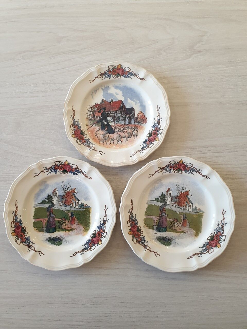 Old sarreguemines plates