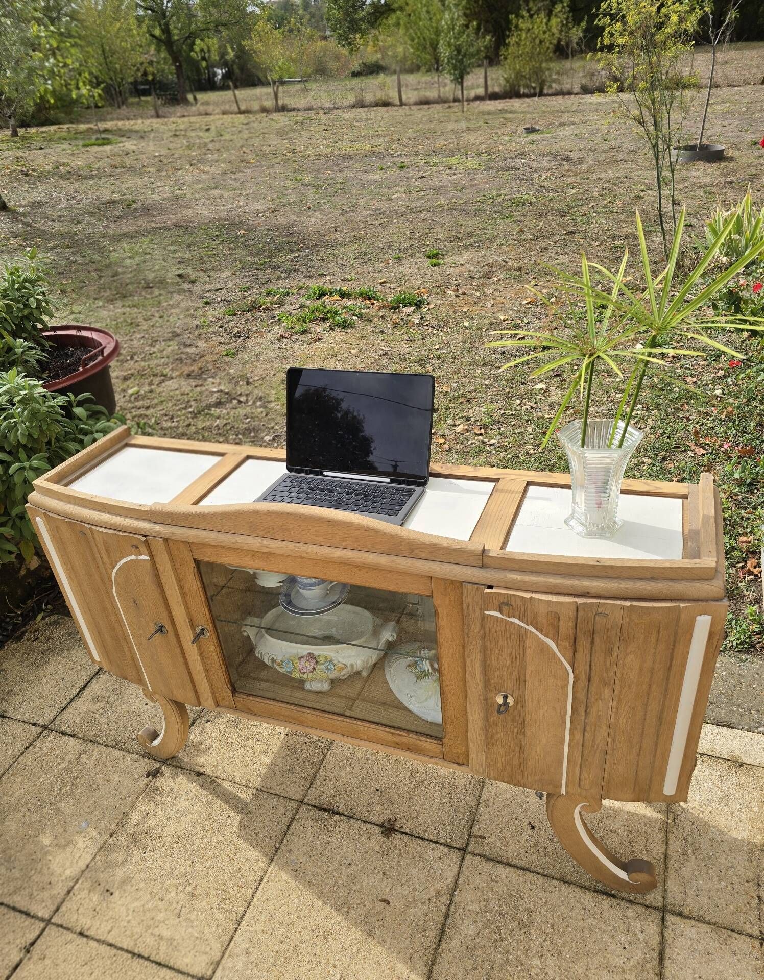 Art Deco buffet with showcase and solid raw wood mirror
