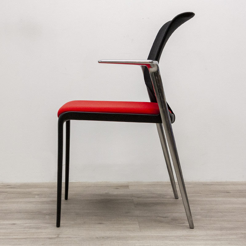 Vitra Medaslim visitor chair in red and black