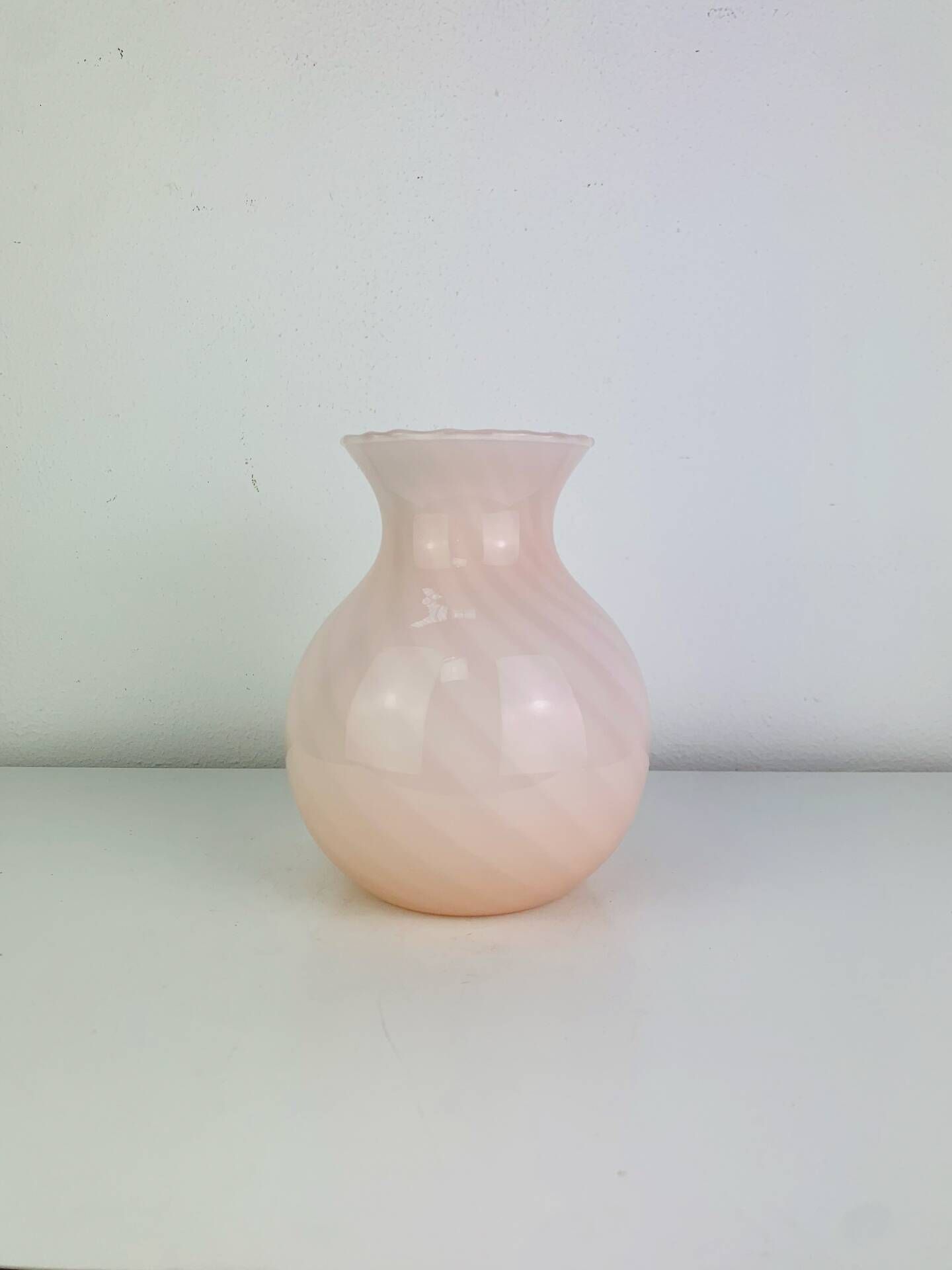 Blown glass vase from Murano, pink, Italy