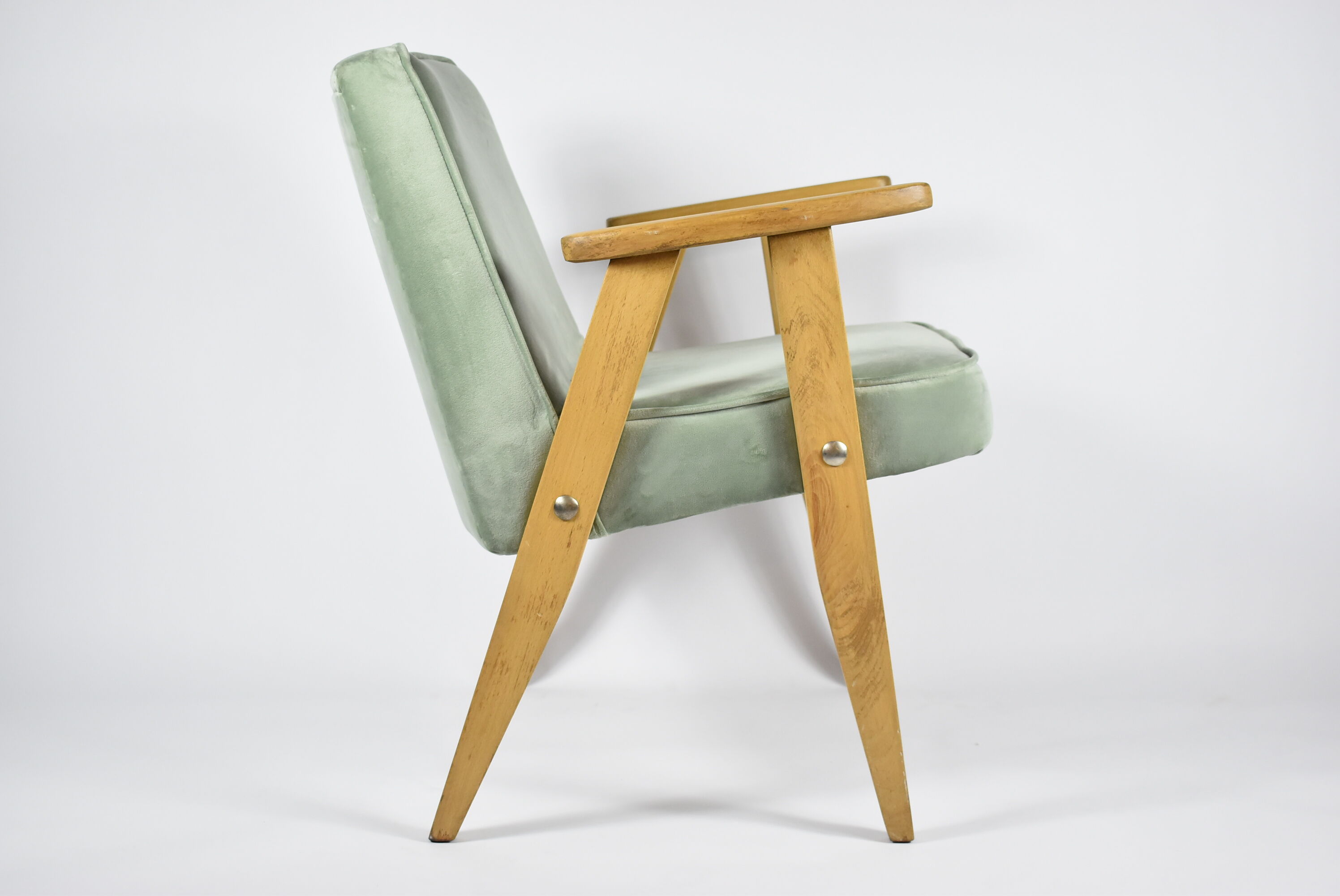 Classic Polish Vintage Armchair, model 366 designed by J. Chierowski, 1960, olive velvet, oak wood