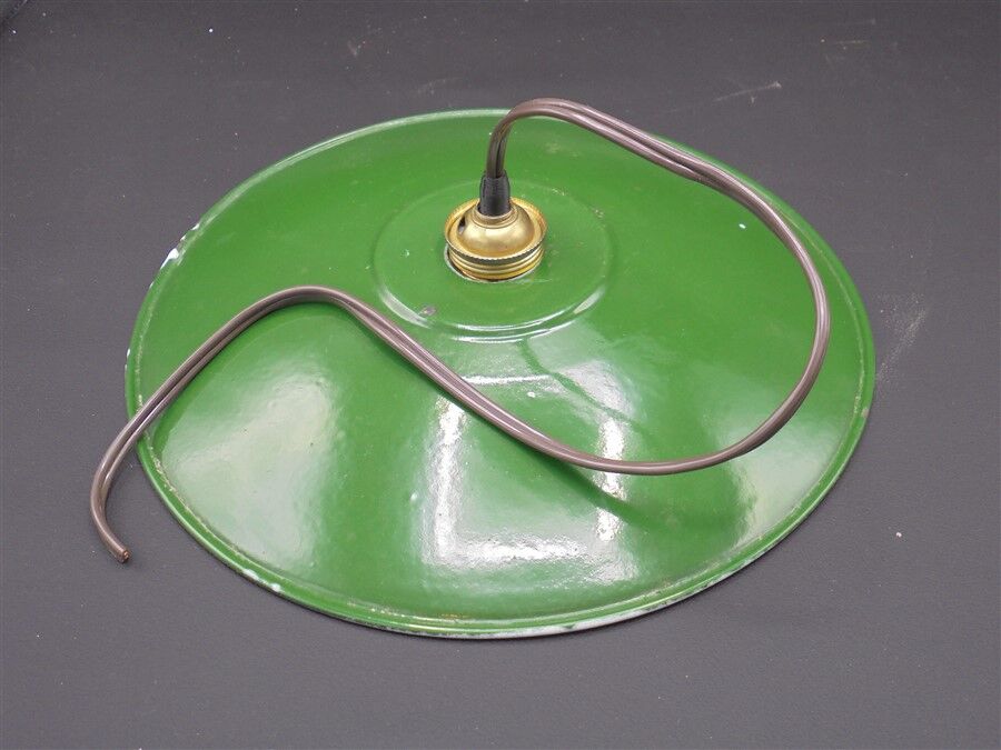 Enamelled steel hanging