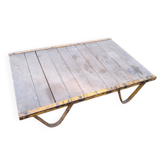 Industrial wood-metal pallet