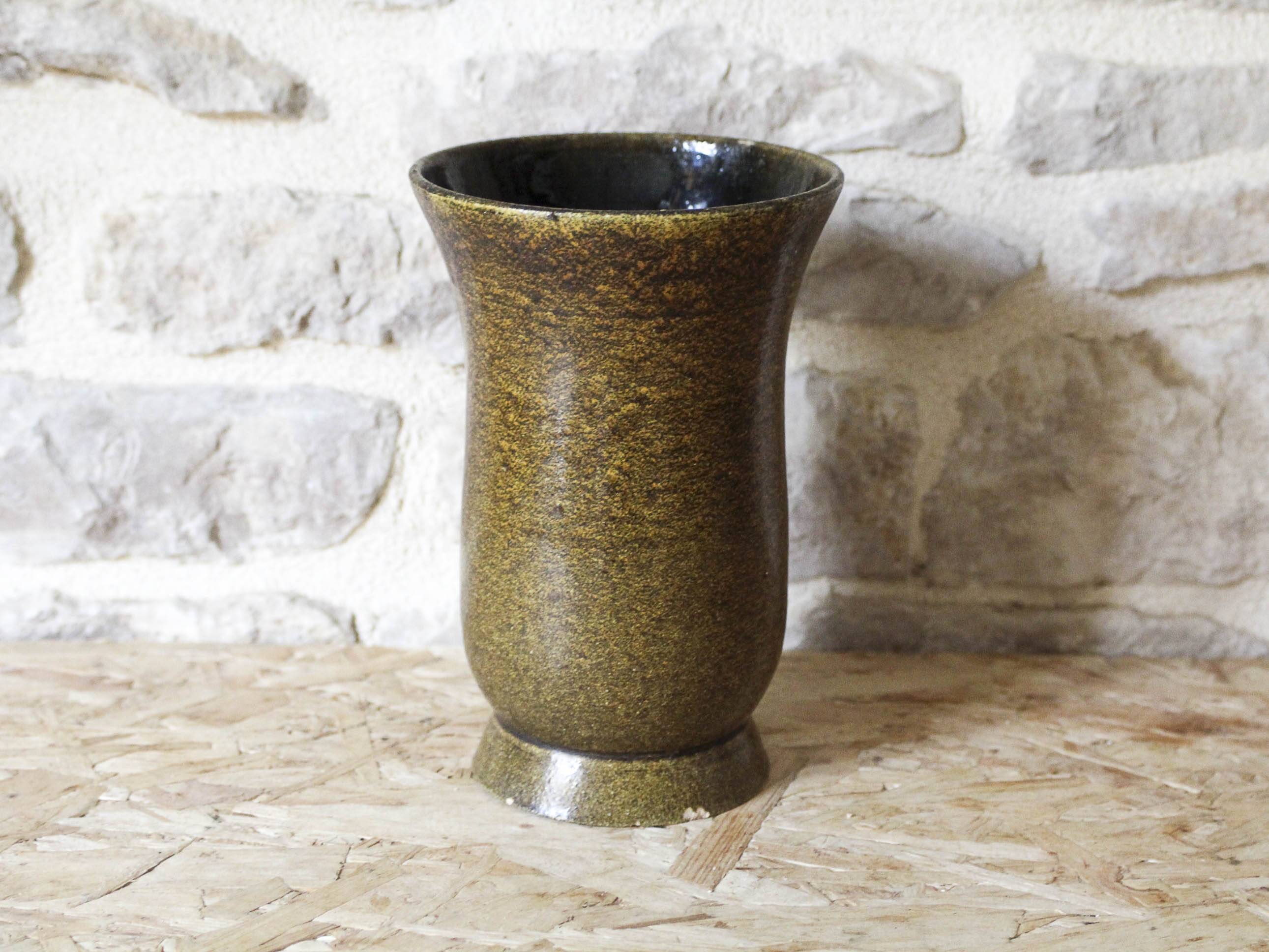 Accolay ceramic vase