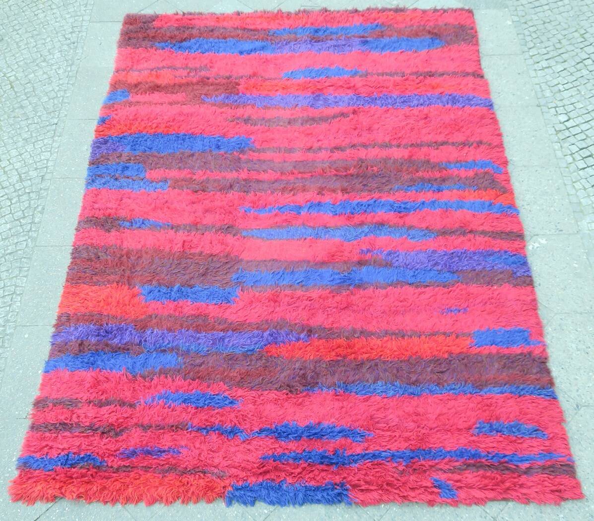 Tapis à poils longs noué à la main du milieu du siècle par Walter Mack, étiqueté - années 1960