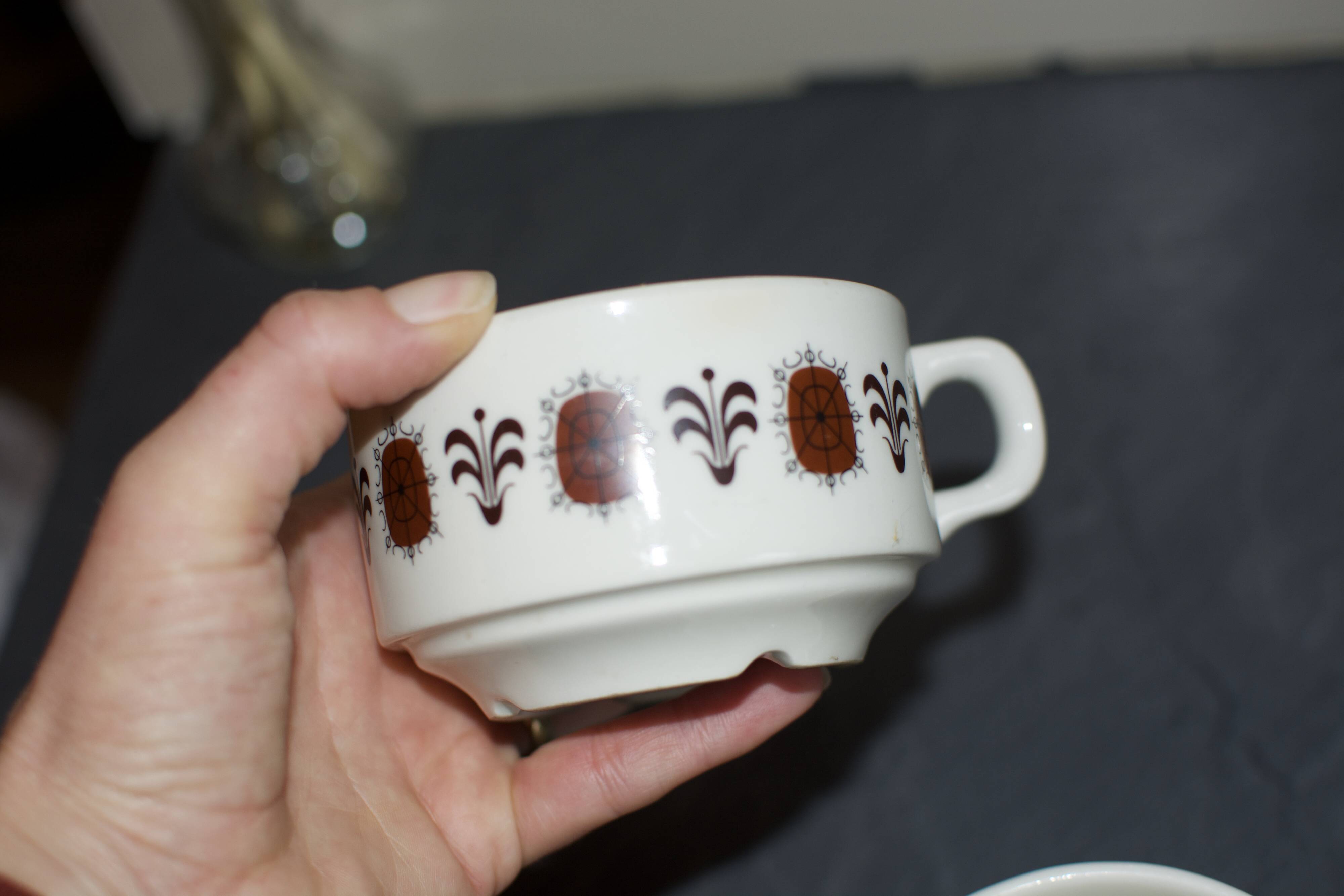 3 vintage stackable porcelain cups from the 70s