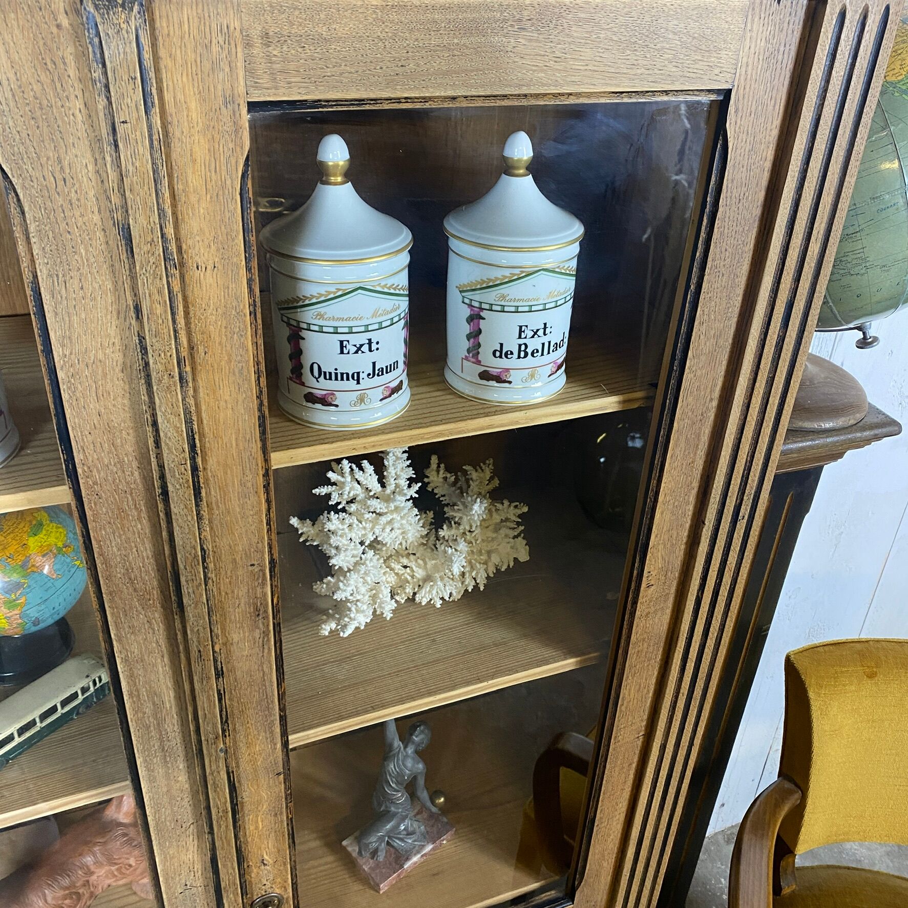 Vitrine bibliothèque scolaire