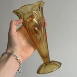 Vase en verre ambré jaune