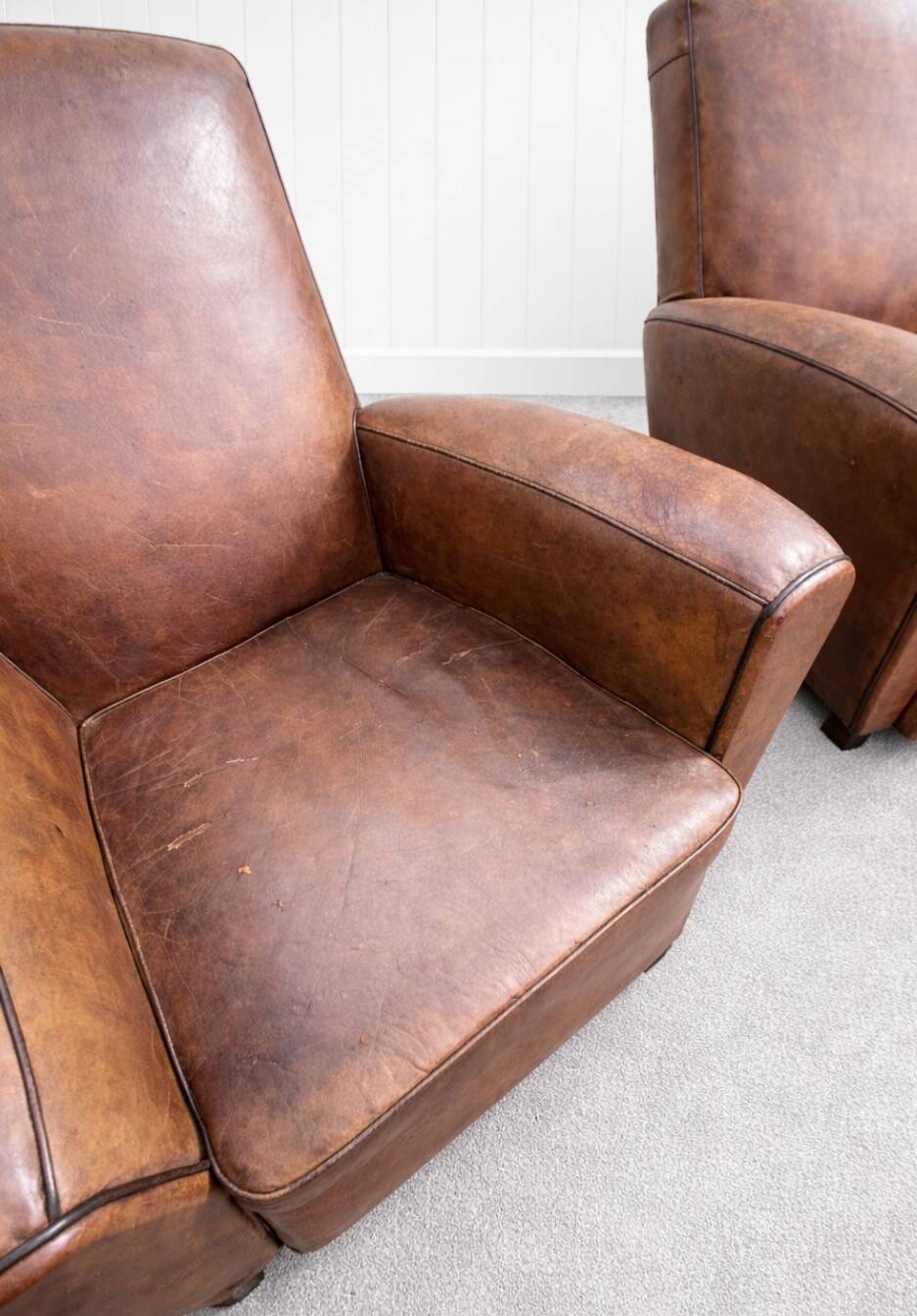 Pair of leather club armchairs – Mid-20th century