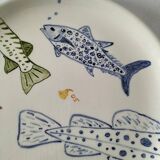 Set of two large ceramic plates – fish "head to tail" design