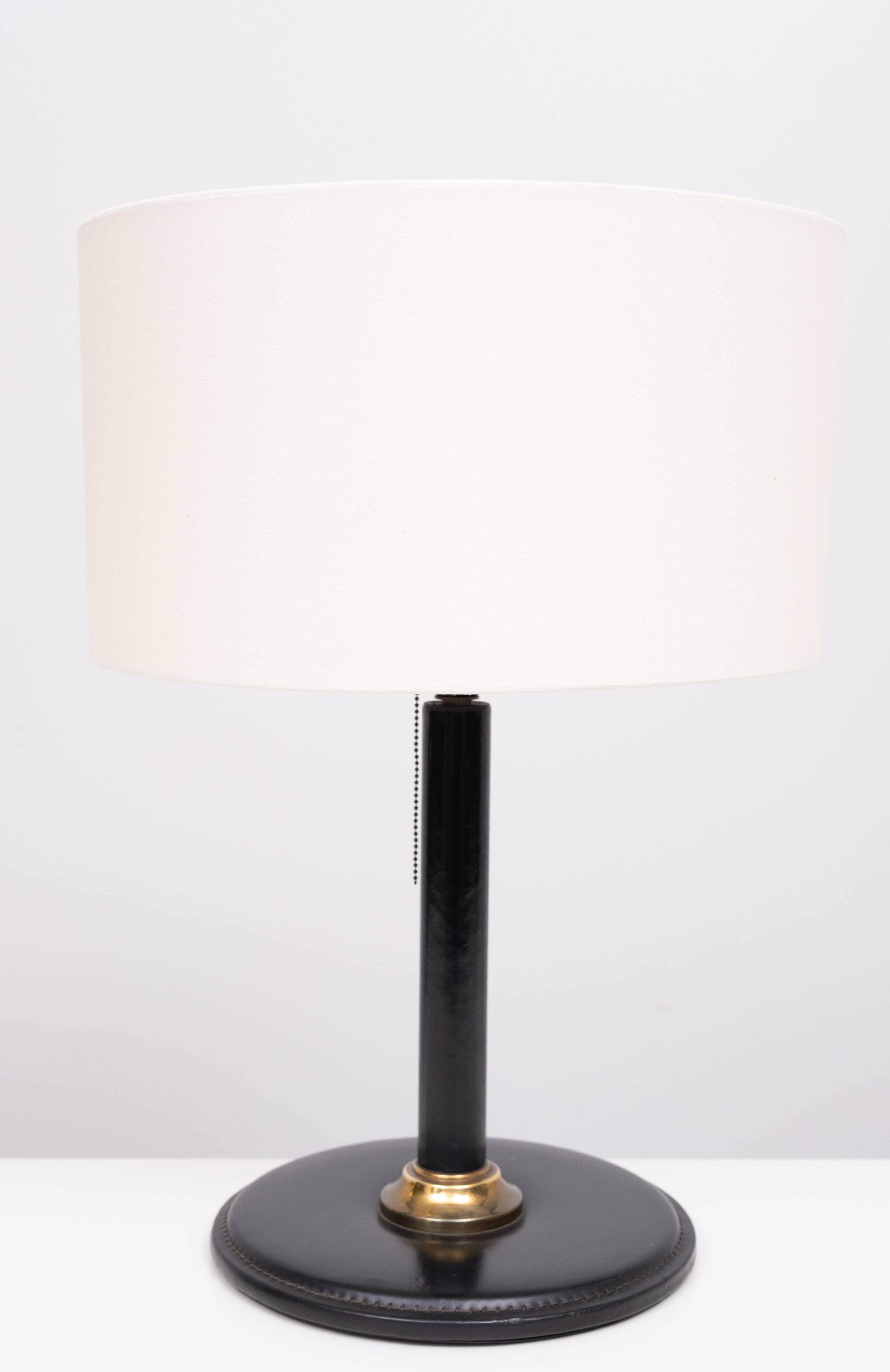 Grand ensemble de bureau exclusif en cuir cousu, années 1960, France