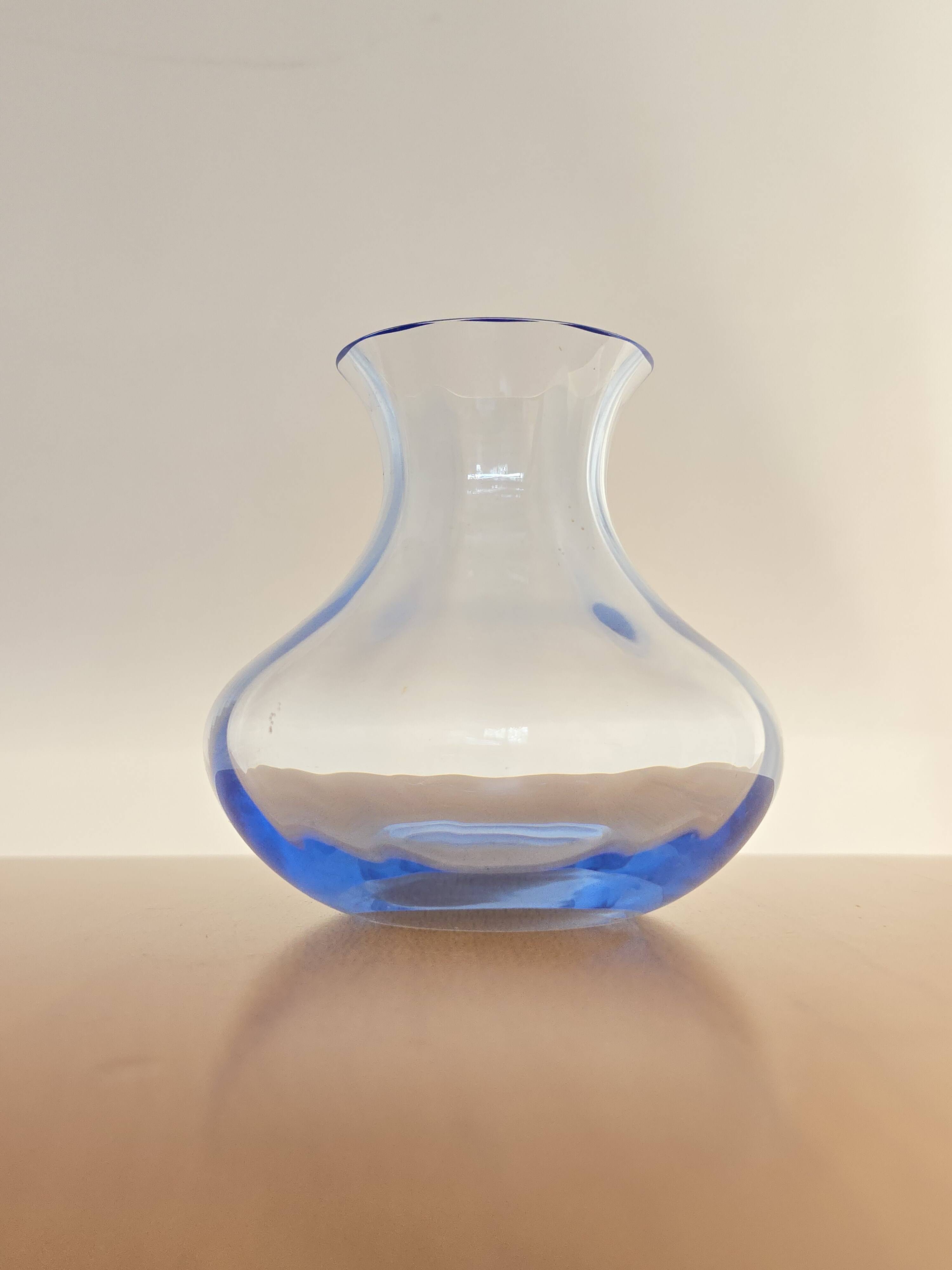 Small elegant crystal vase signed St Louis.