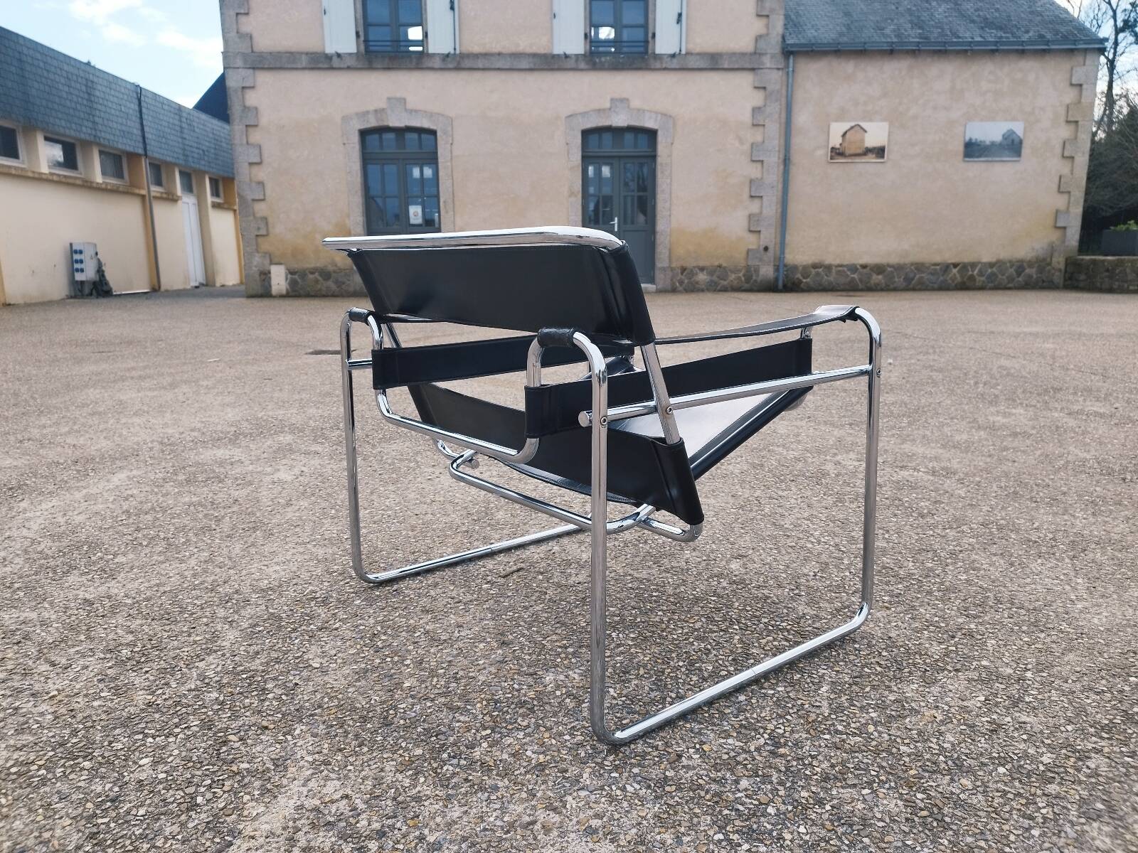 B3 Wassily armchair by Marcel Breuer design