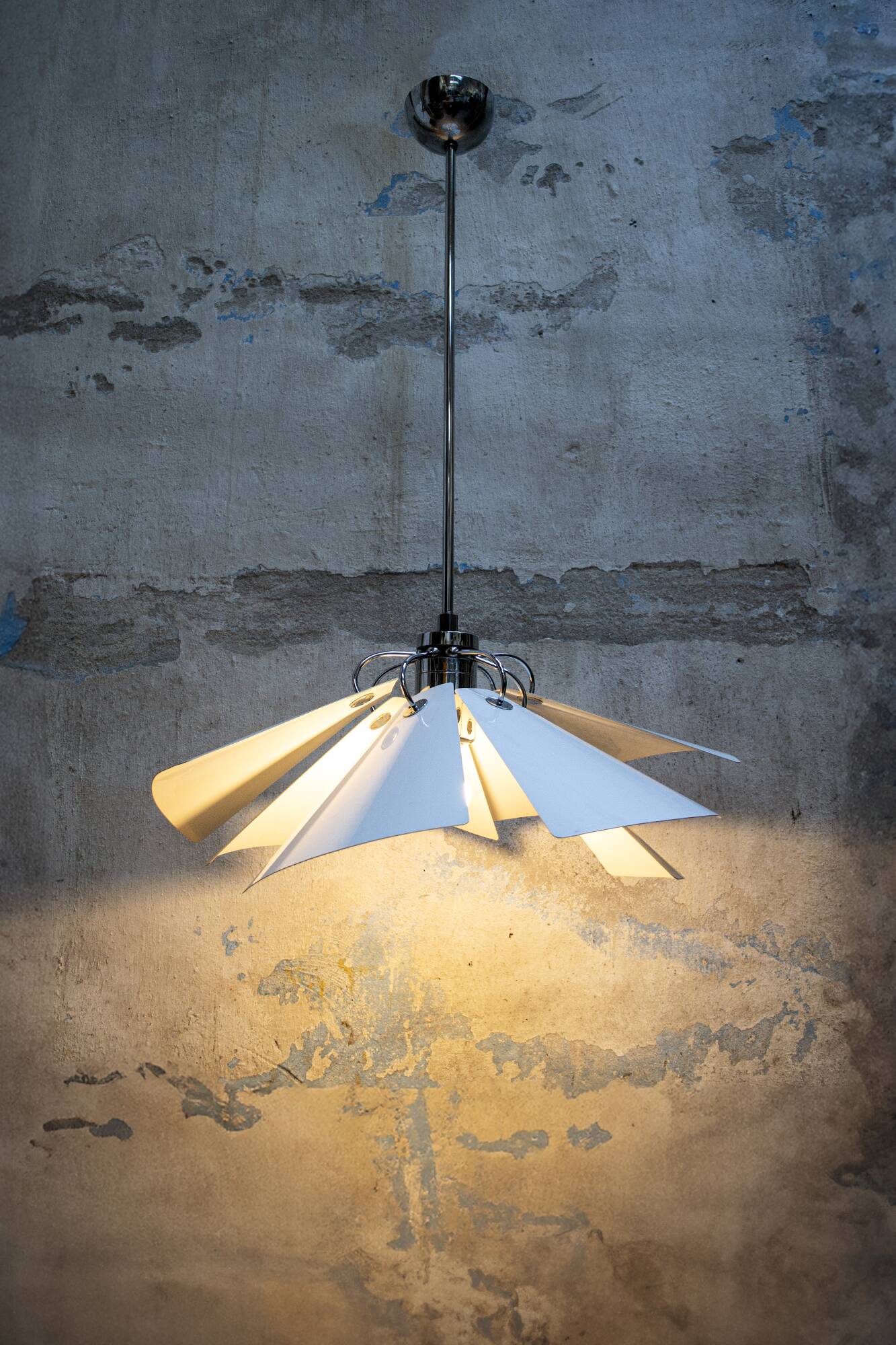 Lampadario con raggi orientabili Space Age Italia Anni '70