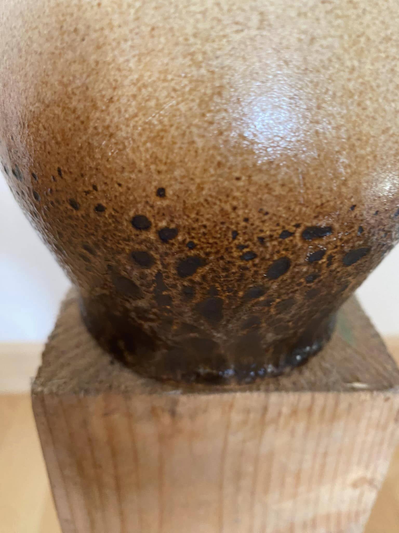 Vase en céramique style Fat Lava de Saint Clément numéroté 9082