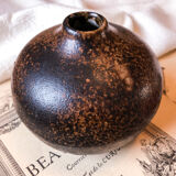Sandstone ball vase