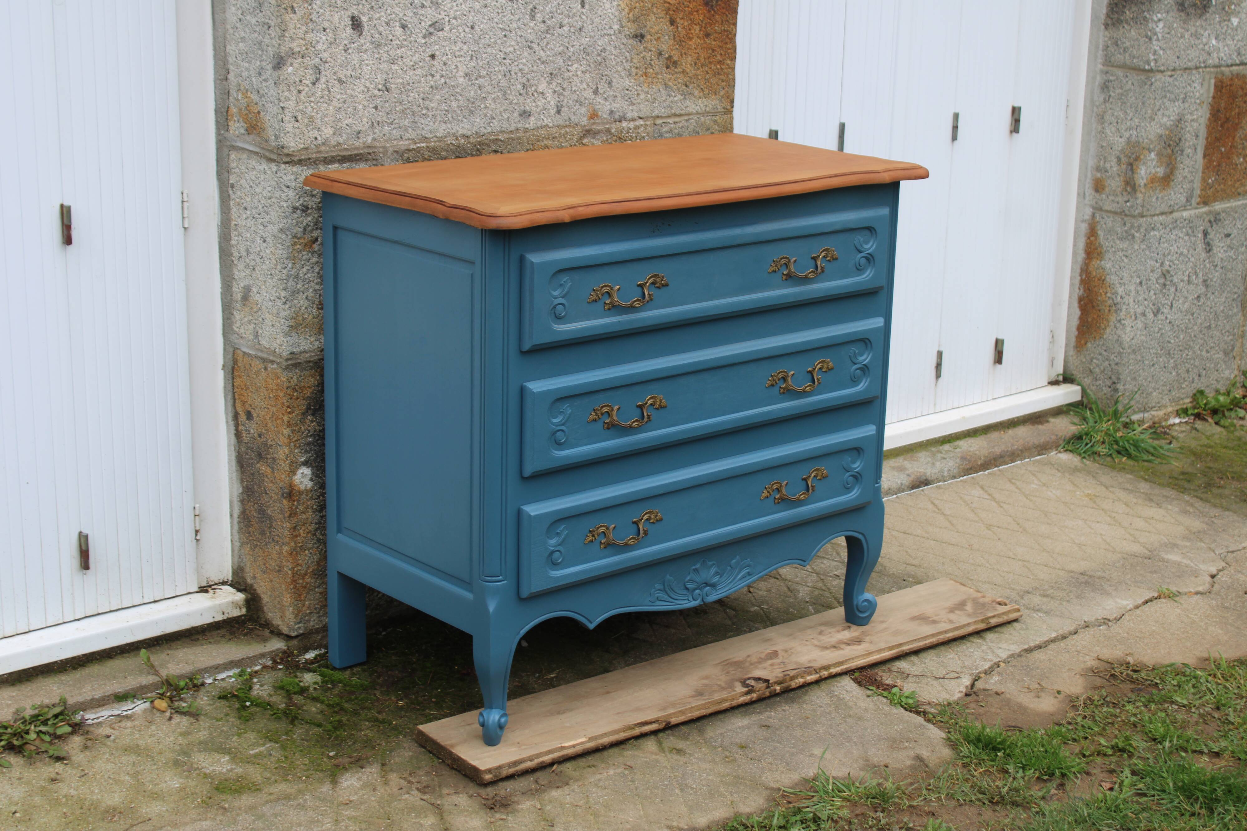 Commode ancienne rénovée bleu – plateau bois – 3 tiroirs