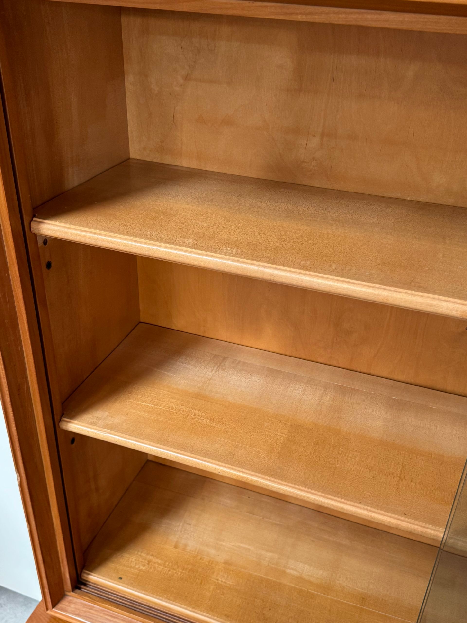 Display cabinet