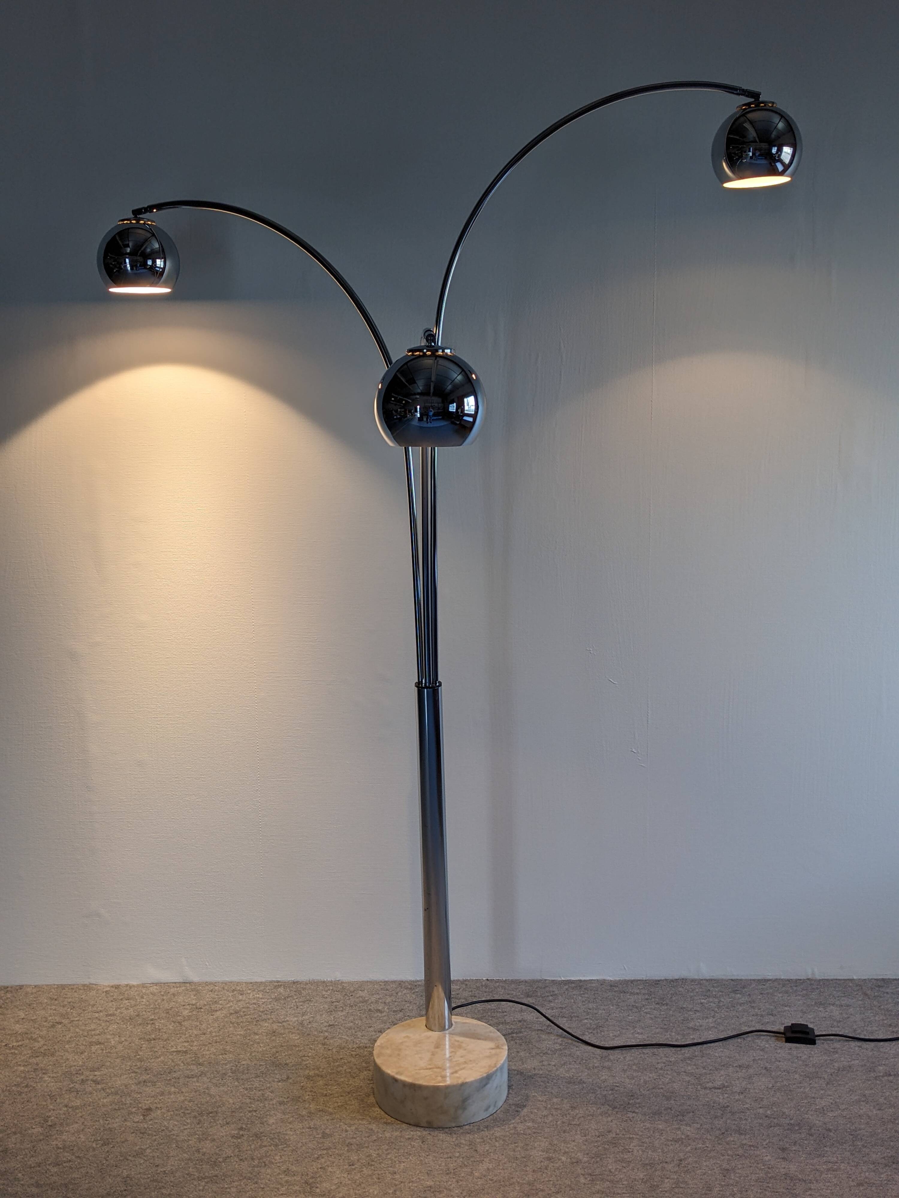 "Lily of the Valley" floor lamp by Goffredo Reggiani Space Age 60s/70s