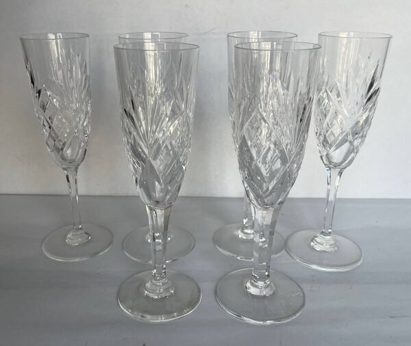 6 flutes à champagne en cristal de Saint Louis