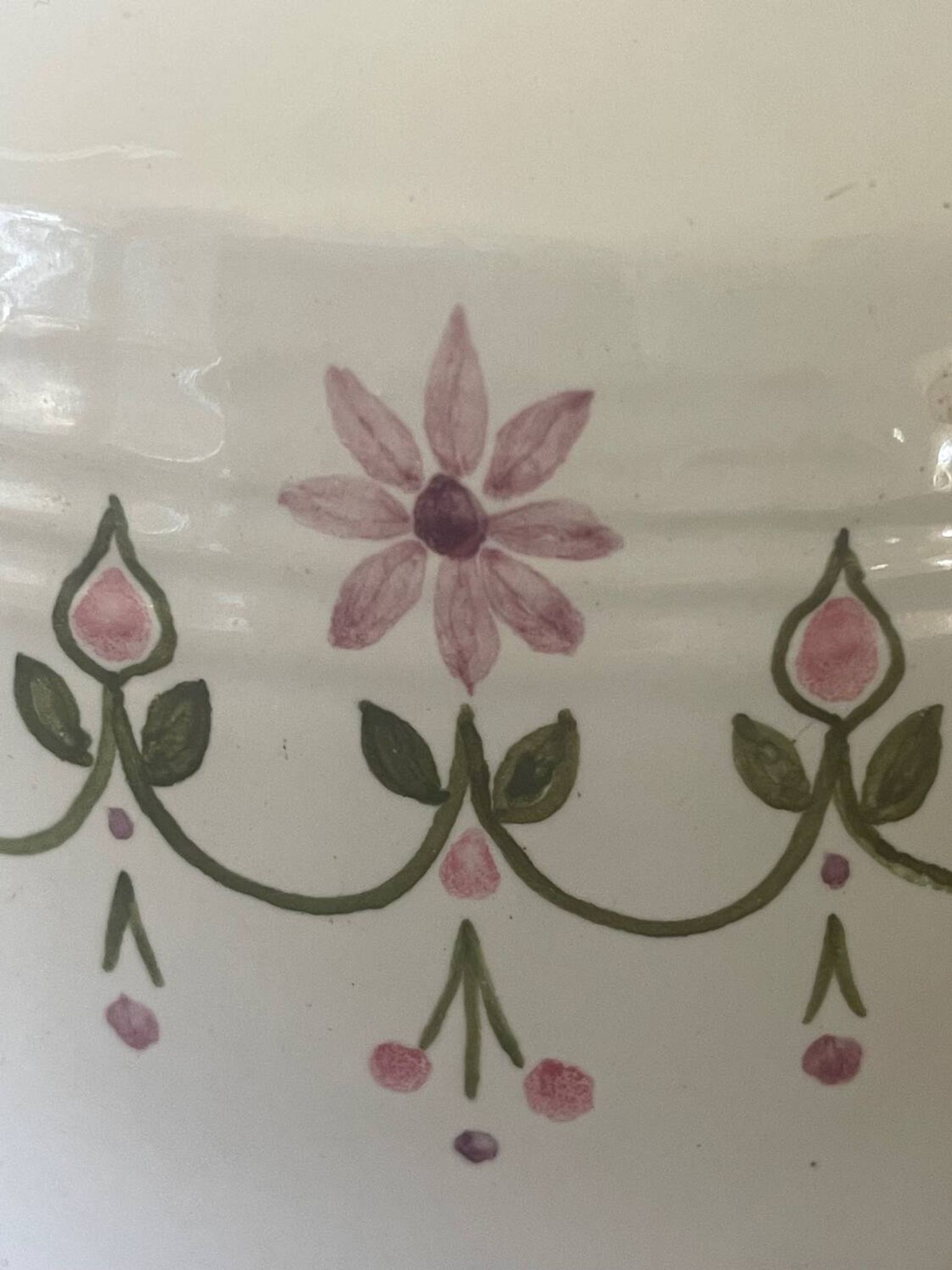 Pied de lampe en céramique artisanale décor fleuri