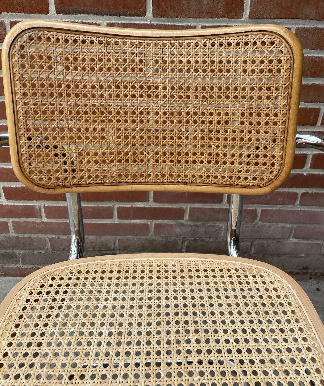 Cesca chair B64 with armrests by Marcel Breuer Design