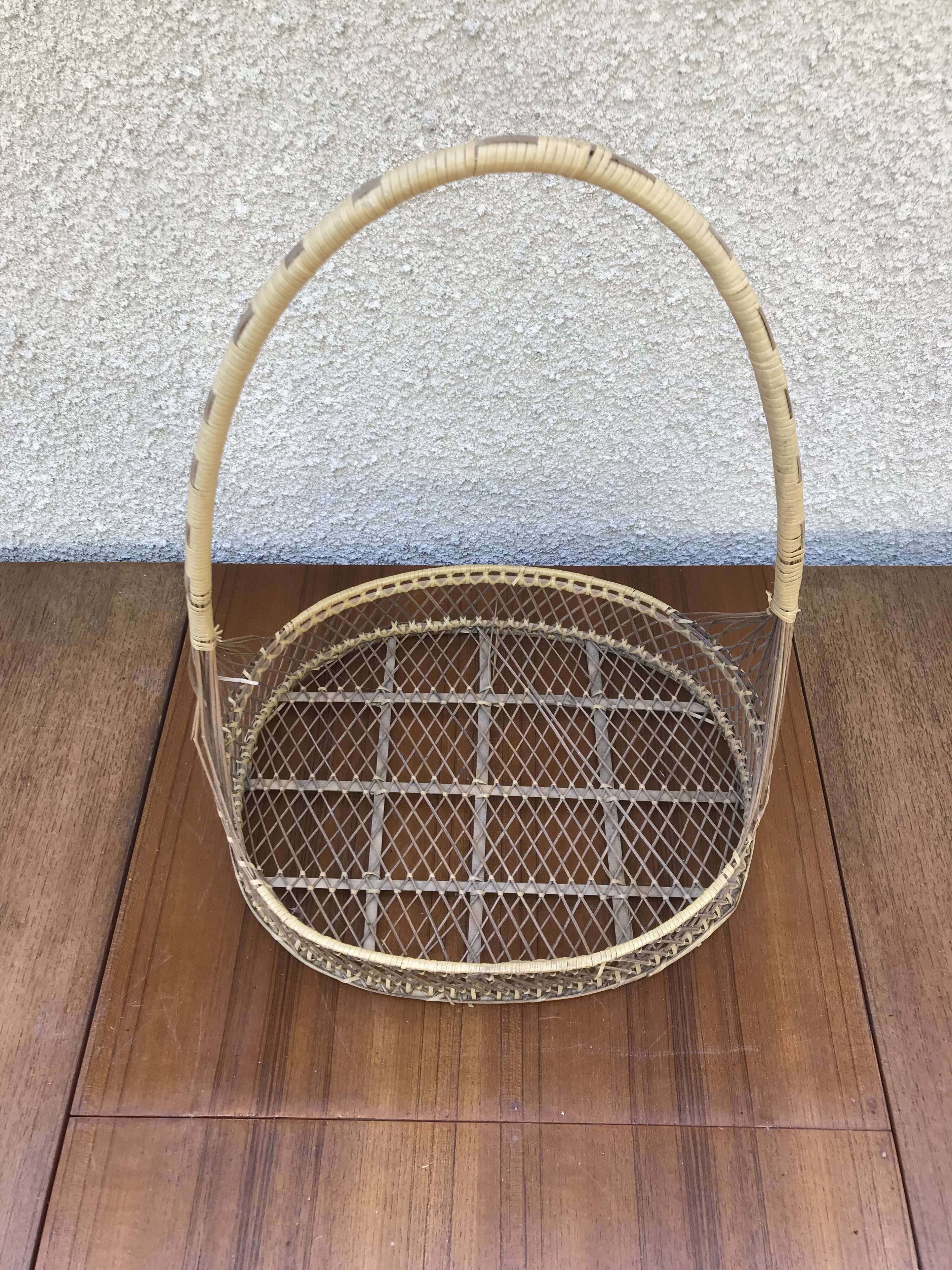 Old arttan basket