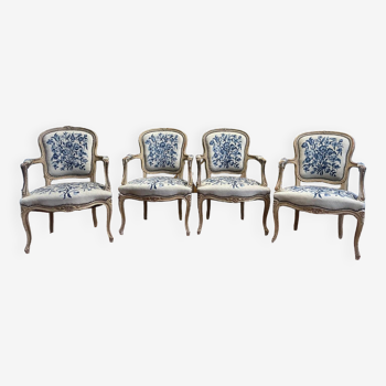 Suite de 4 fauteuils cabriolets de style Louis XV