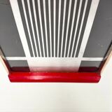 Plateau Space Age européen des années 70 à graphisme moderniste