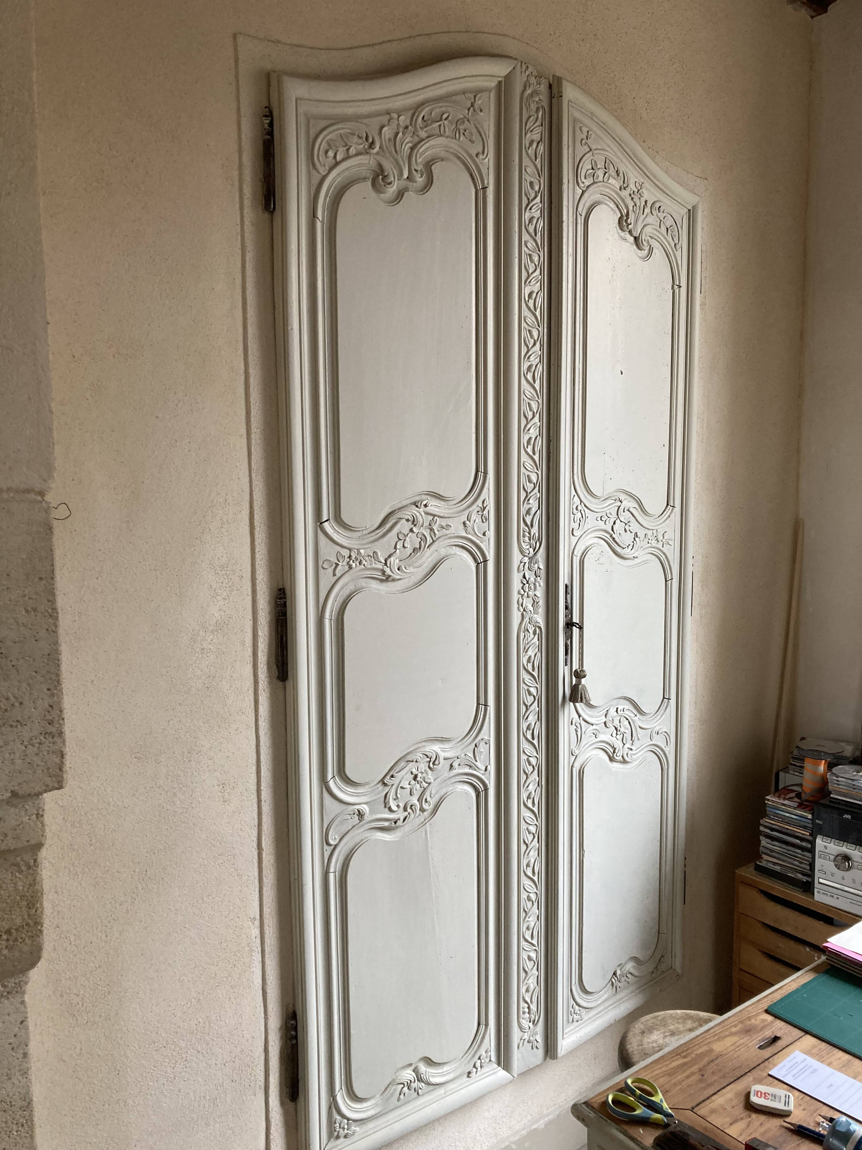 2 cabinet doors in oak period 19th century.