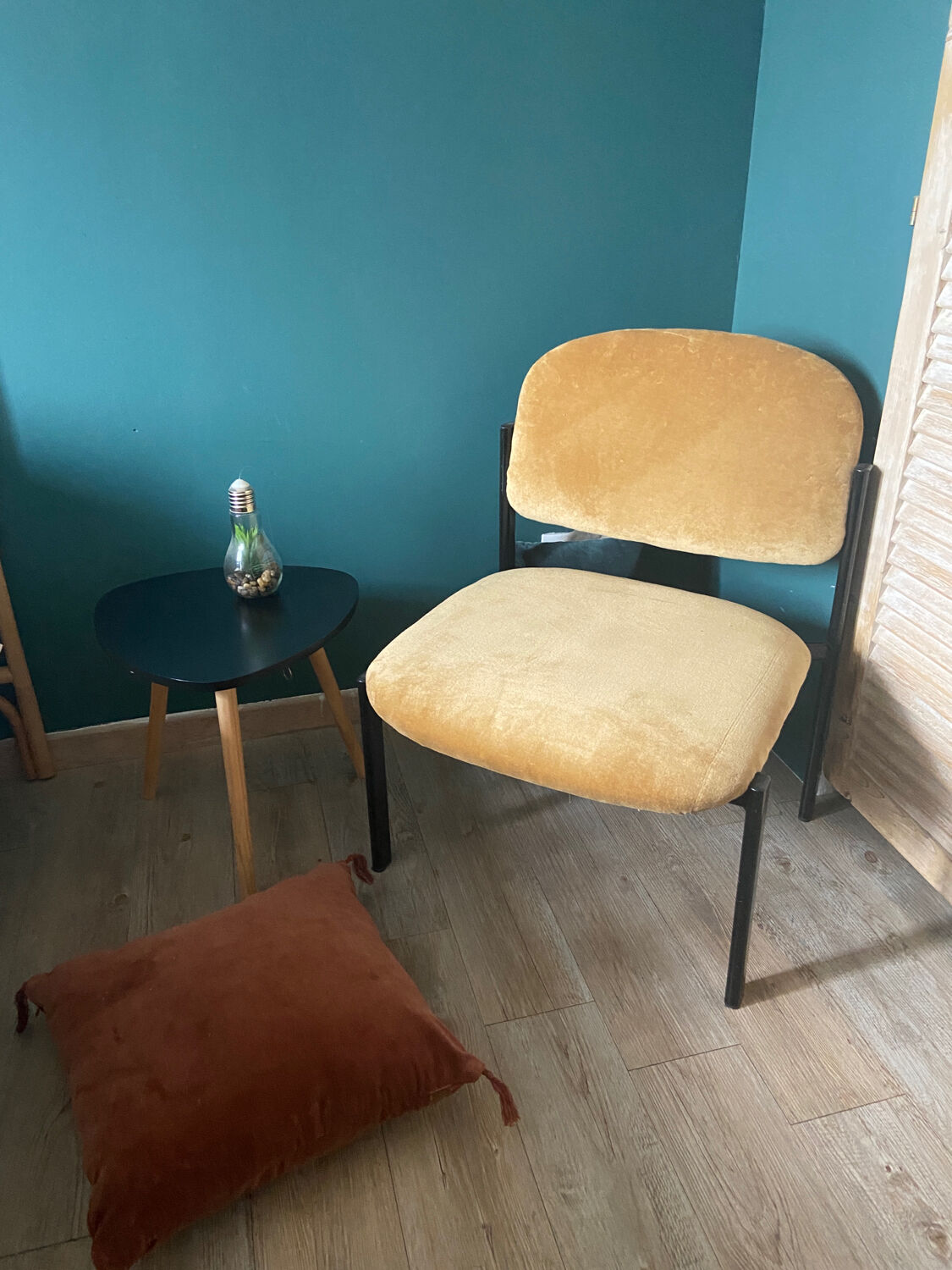Fauteuil design velours et métal