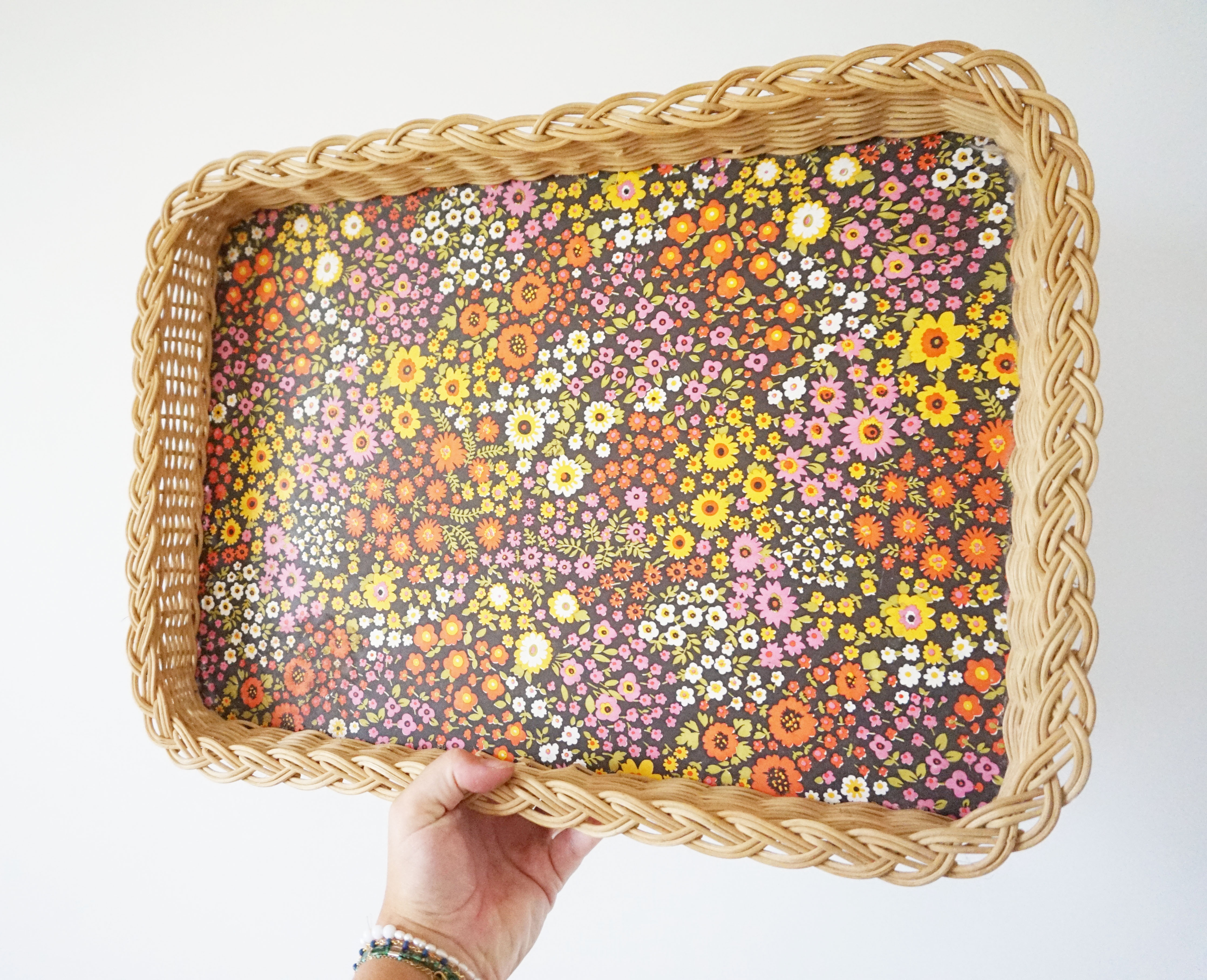 Wicker top flower pattern 1970