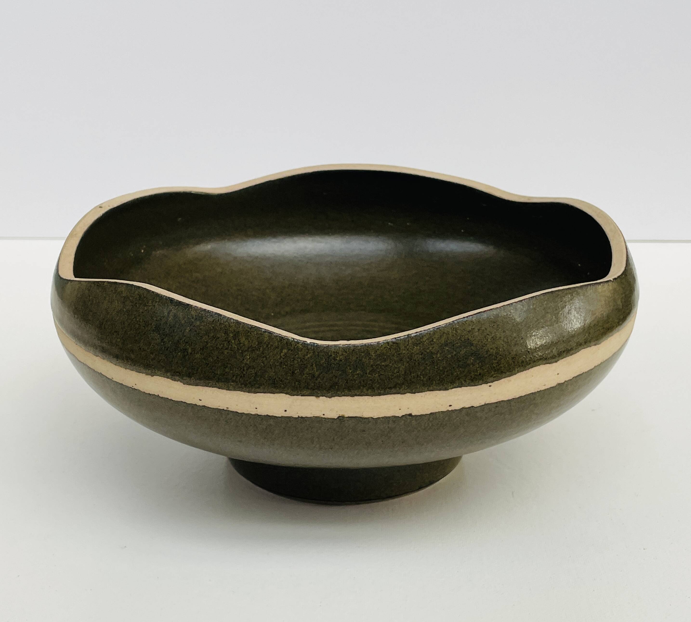 Vintage stoneware salad bowl – organic centrepiece – 1970s