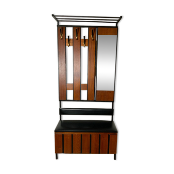 Wall-mounted coat rack
