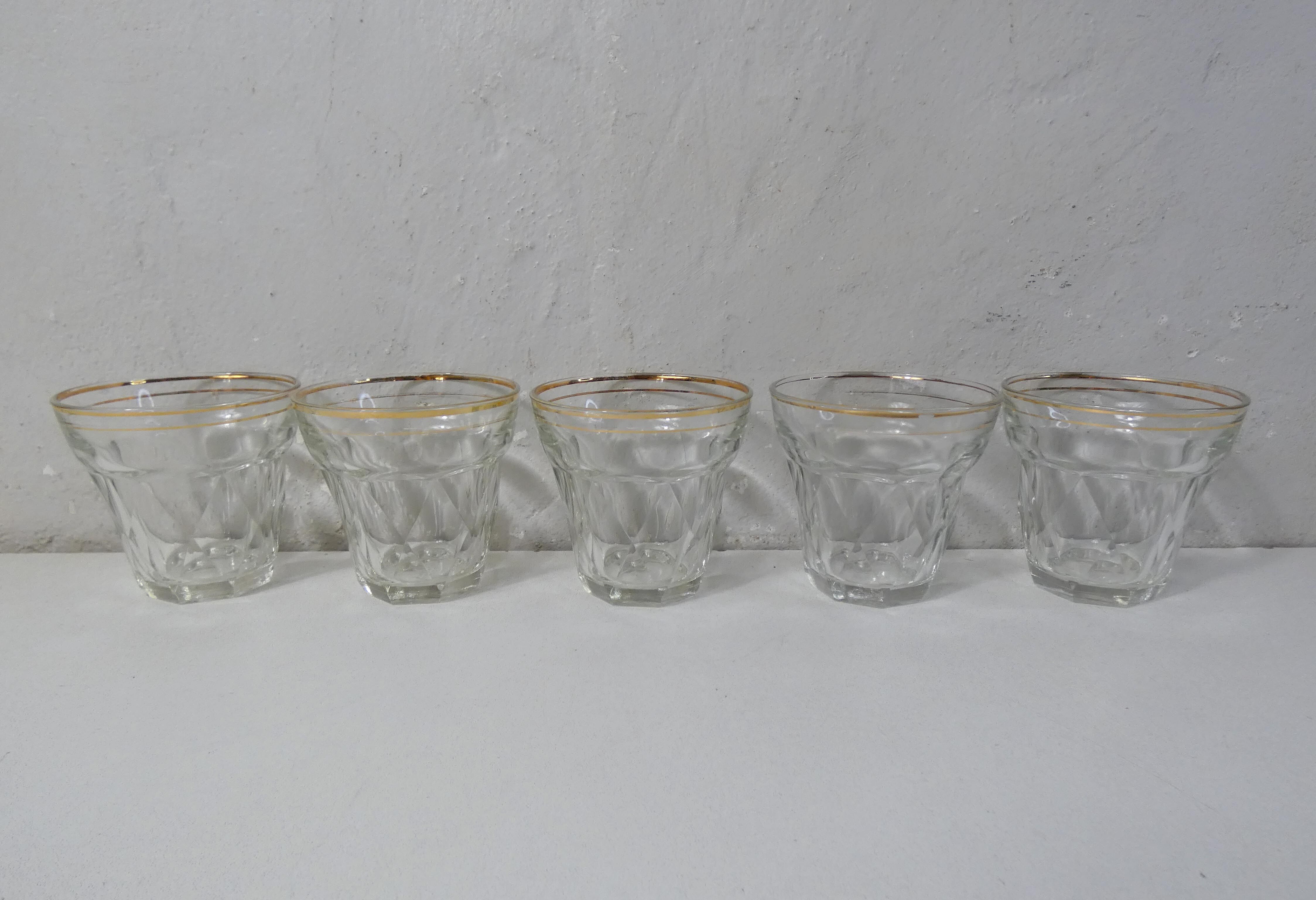 5 bistro glasses