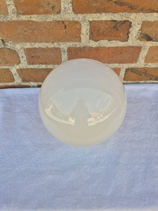 Round opaline lampshade globe