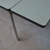 Table in water green formica