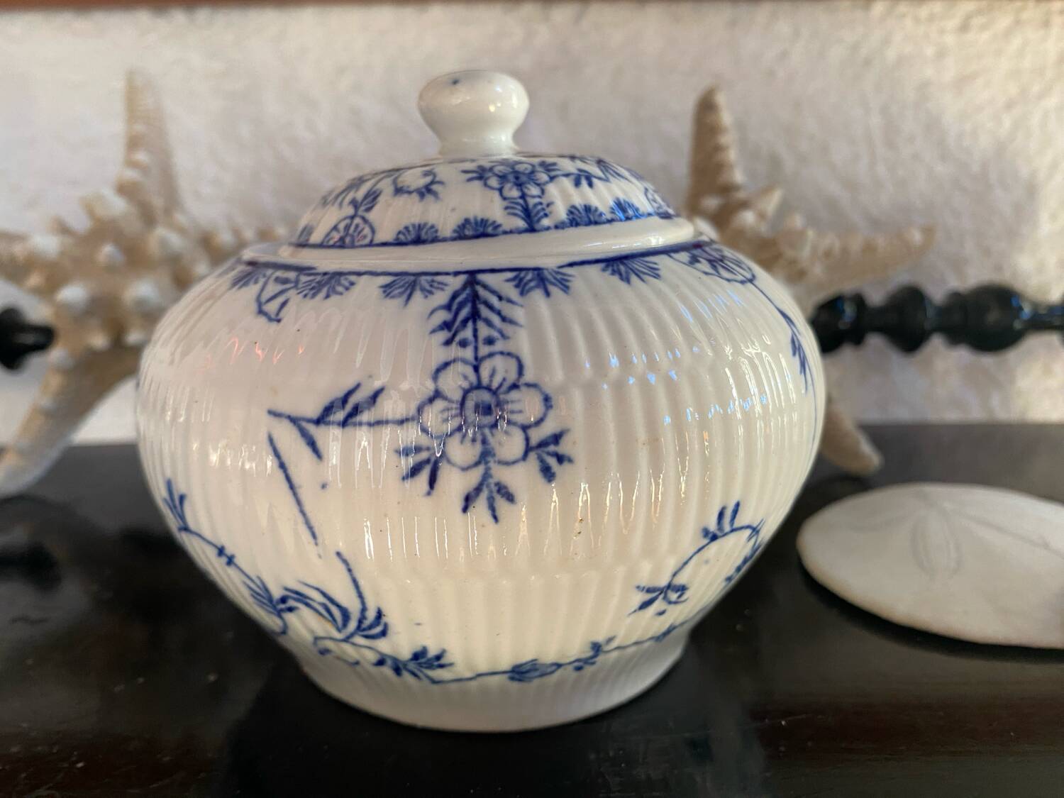 English sugar bowl in half-porcelain, antique.