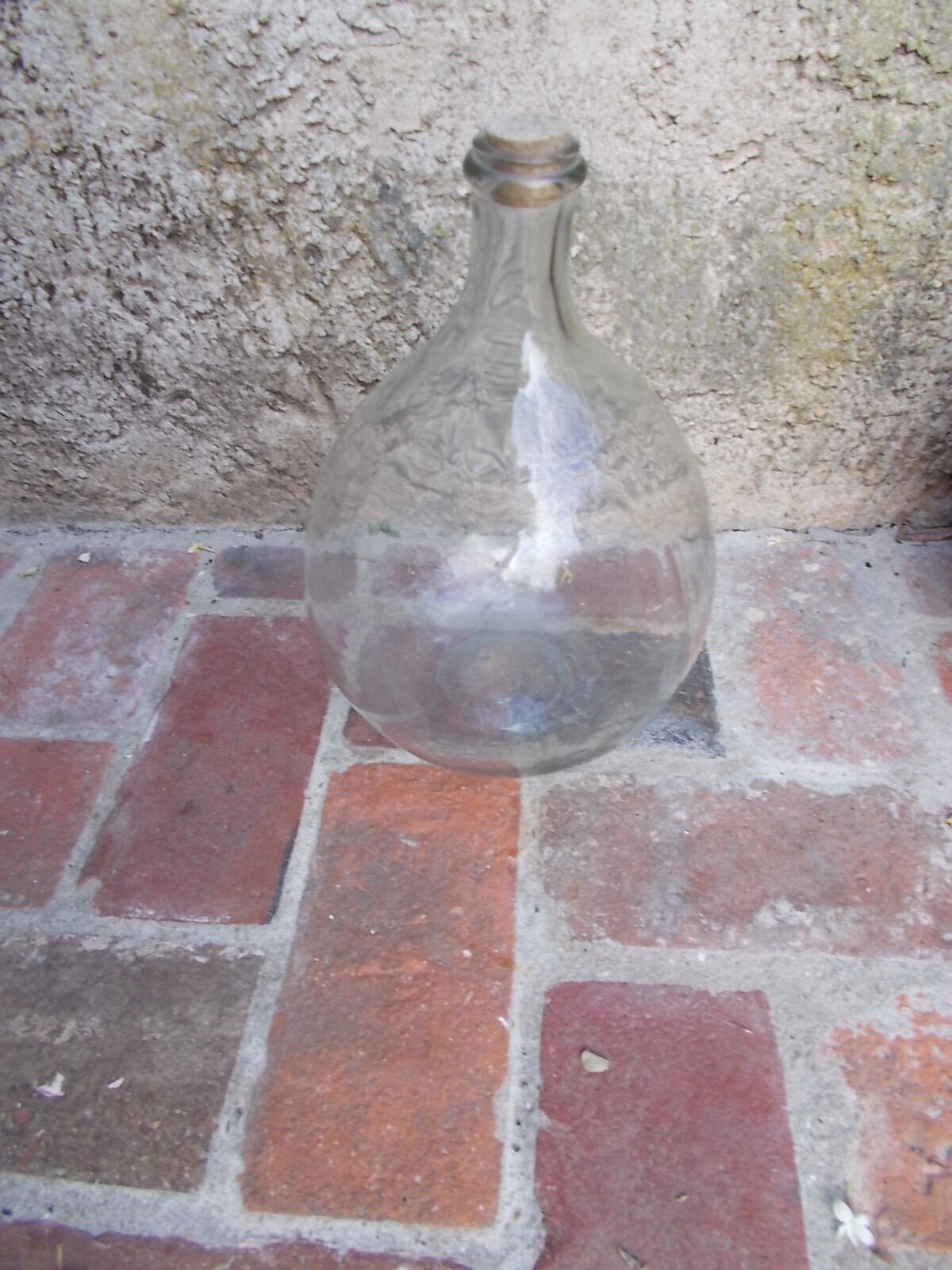 Demijohn in transparent glass