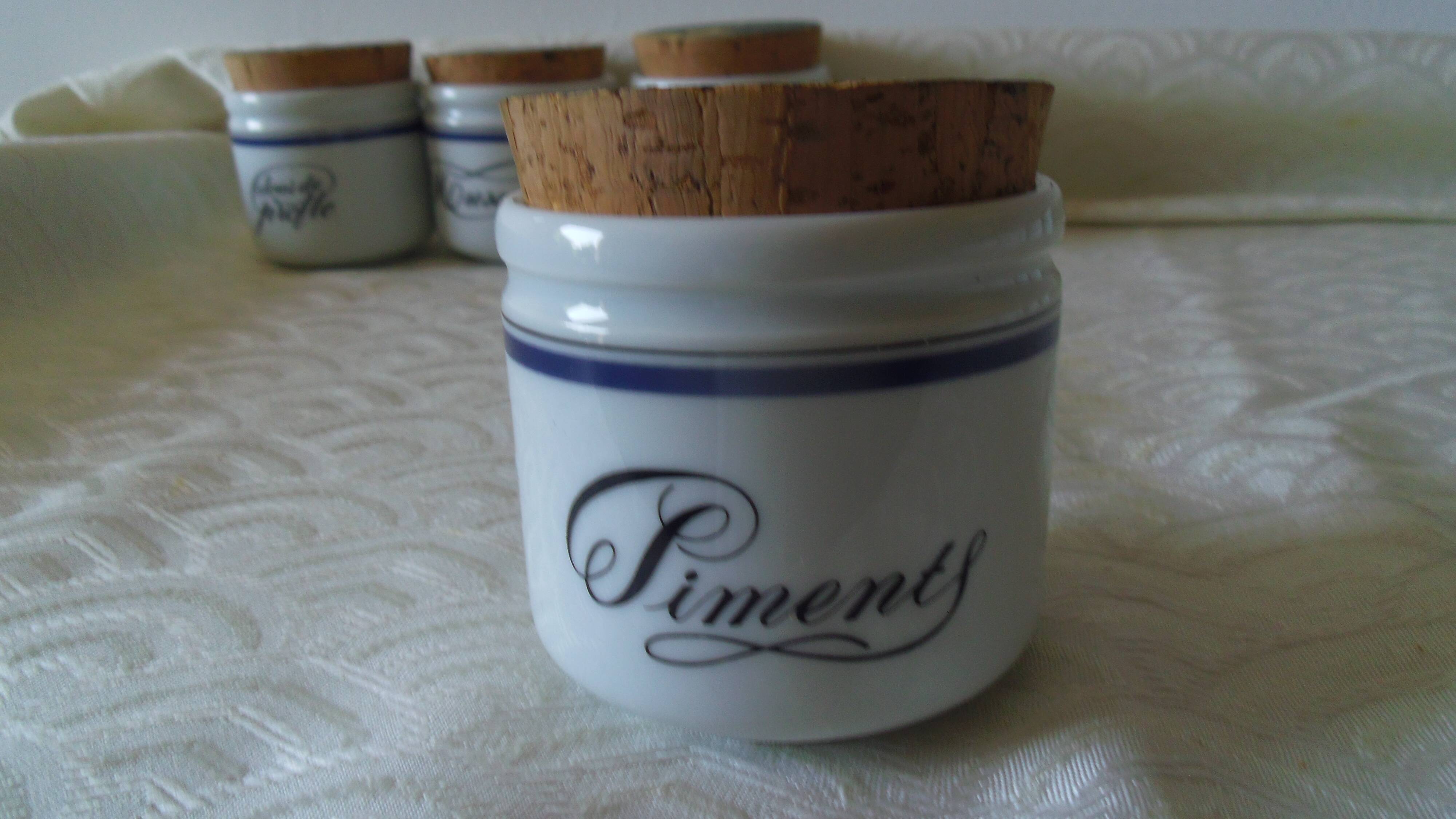 8 spice jars. porcelain of auteuil