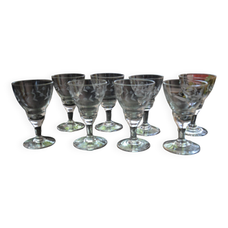 8 petits verres anciens ciselés