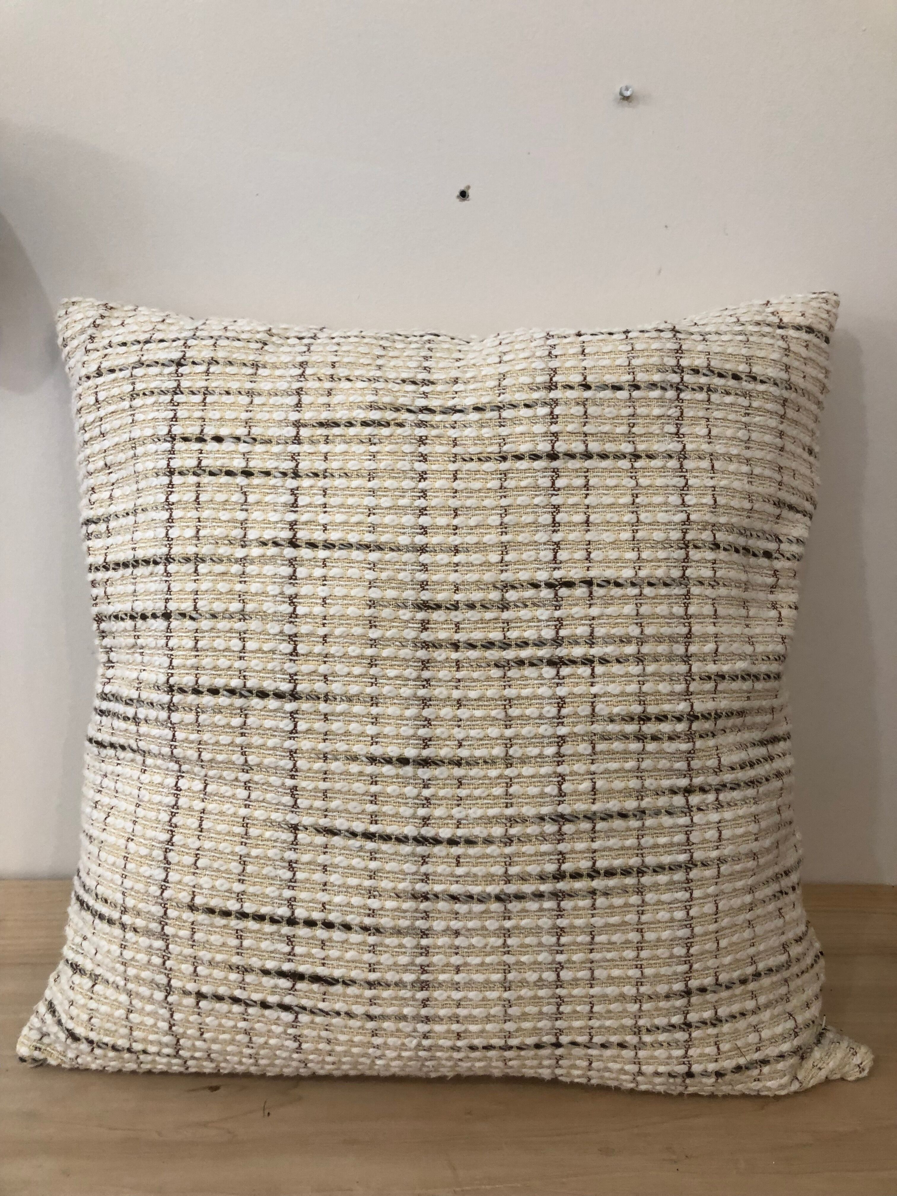 Coussin en tissu lainage beige