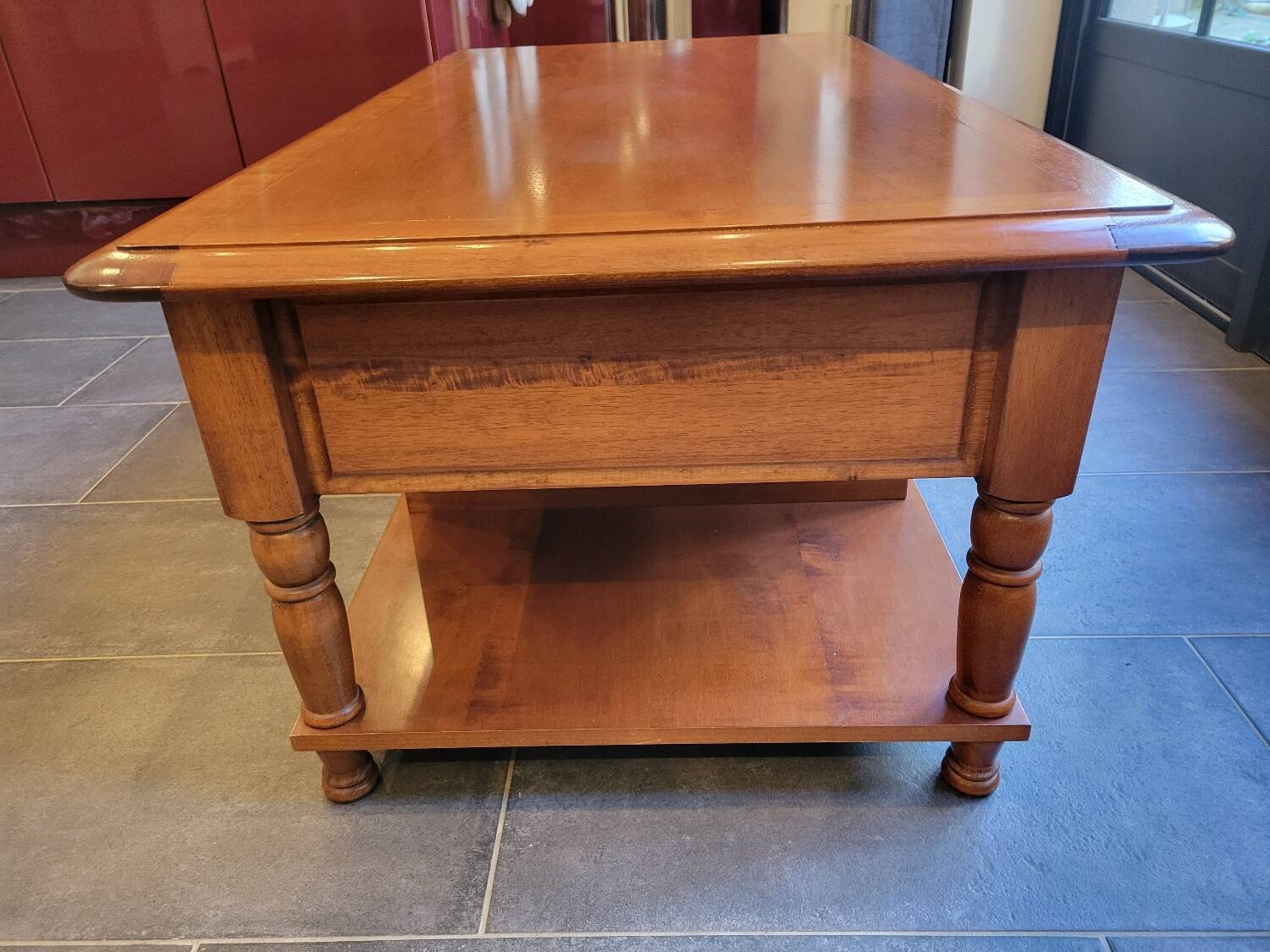 Cocktail coffee table in cherry wood