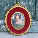 Portrait miniature medallion