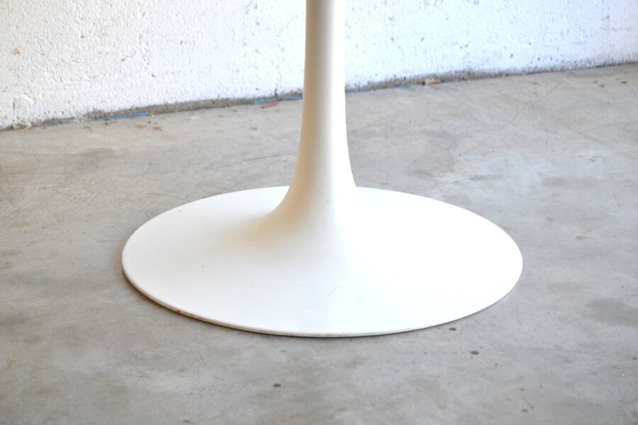 Table "Tulip" by Maurice Burke for Arkana