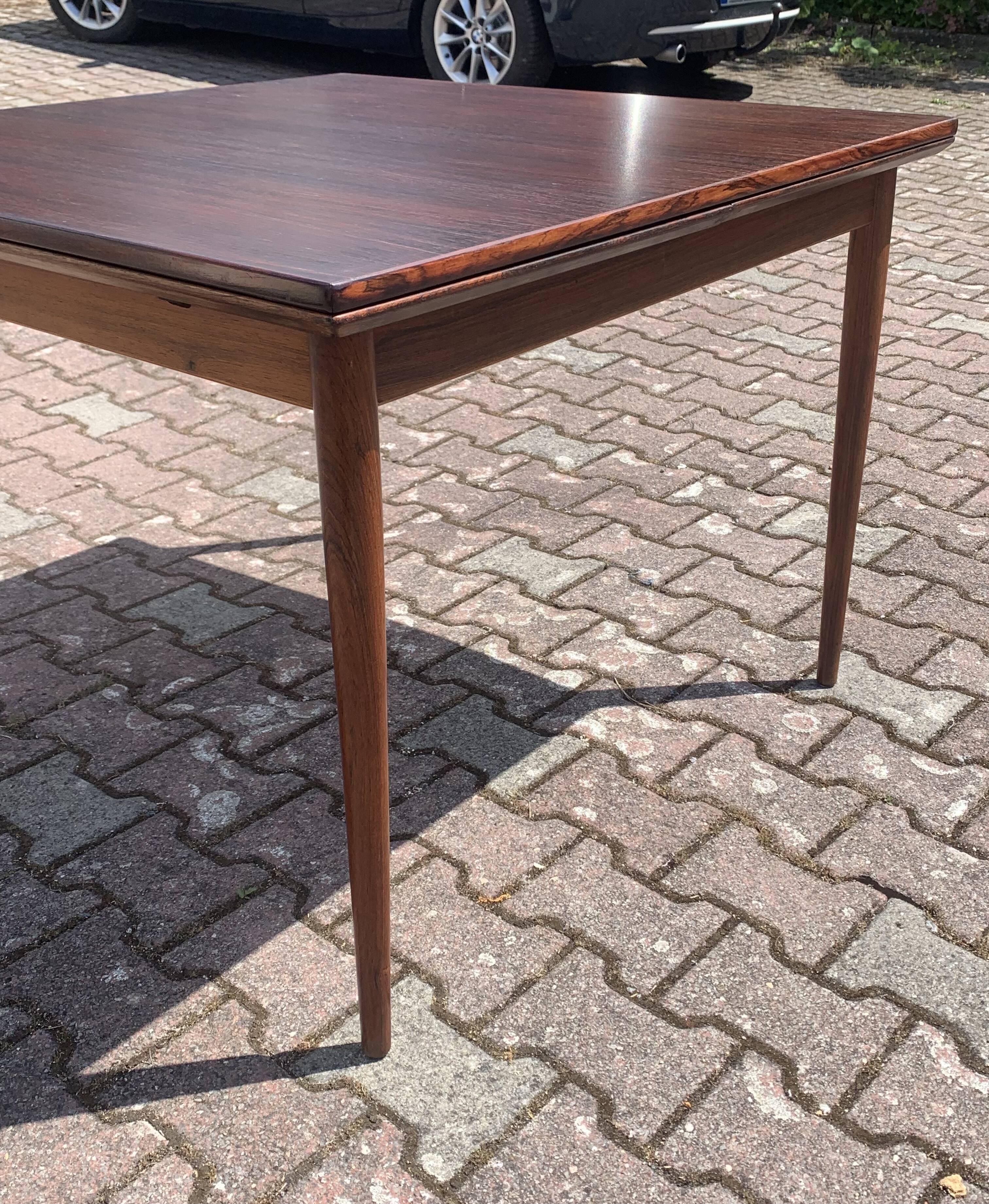 Scandinavian extendable rosewood dining table - 1960