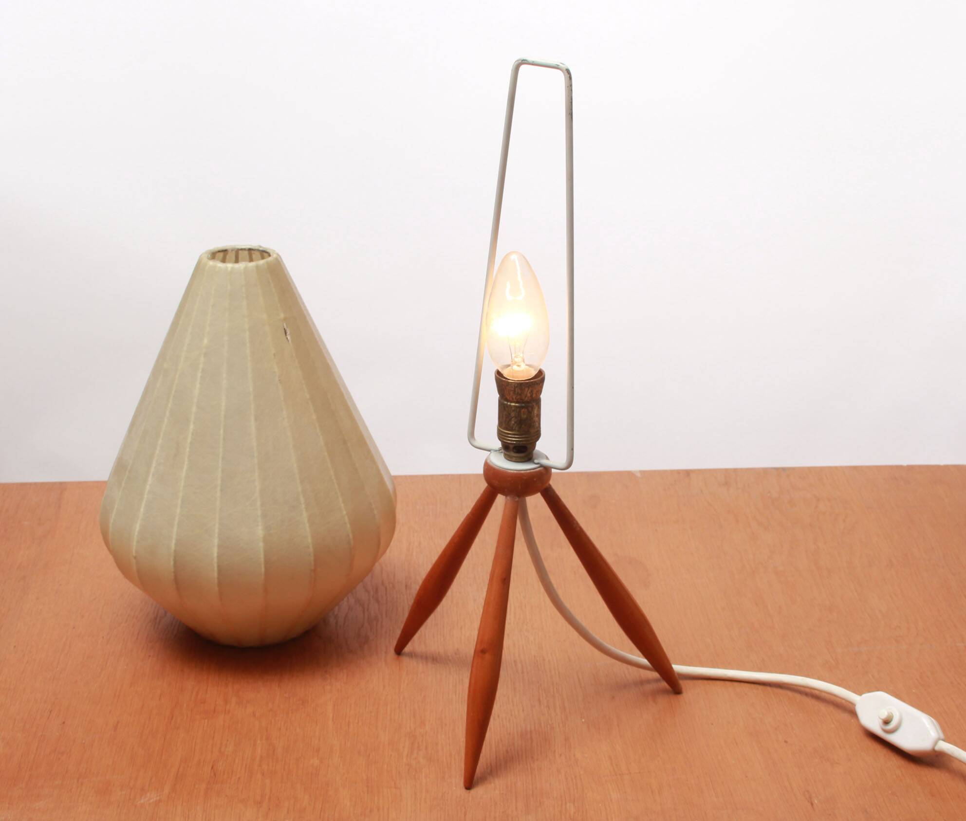 1950s tablelamp in cherrywood and cocoon shape