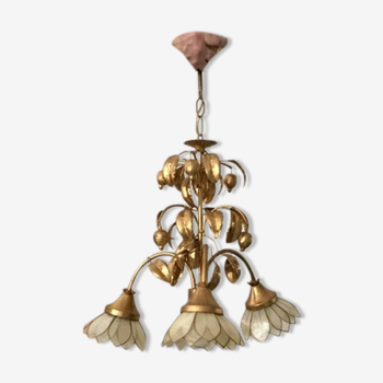 Mother-of-pearl petal chandelier