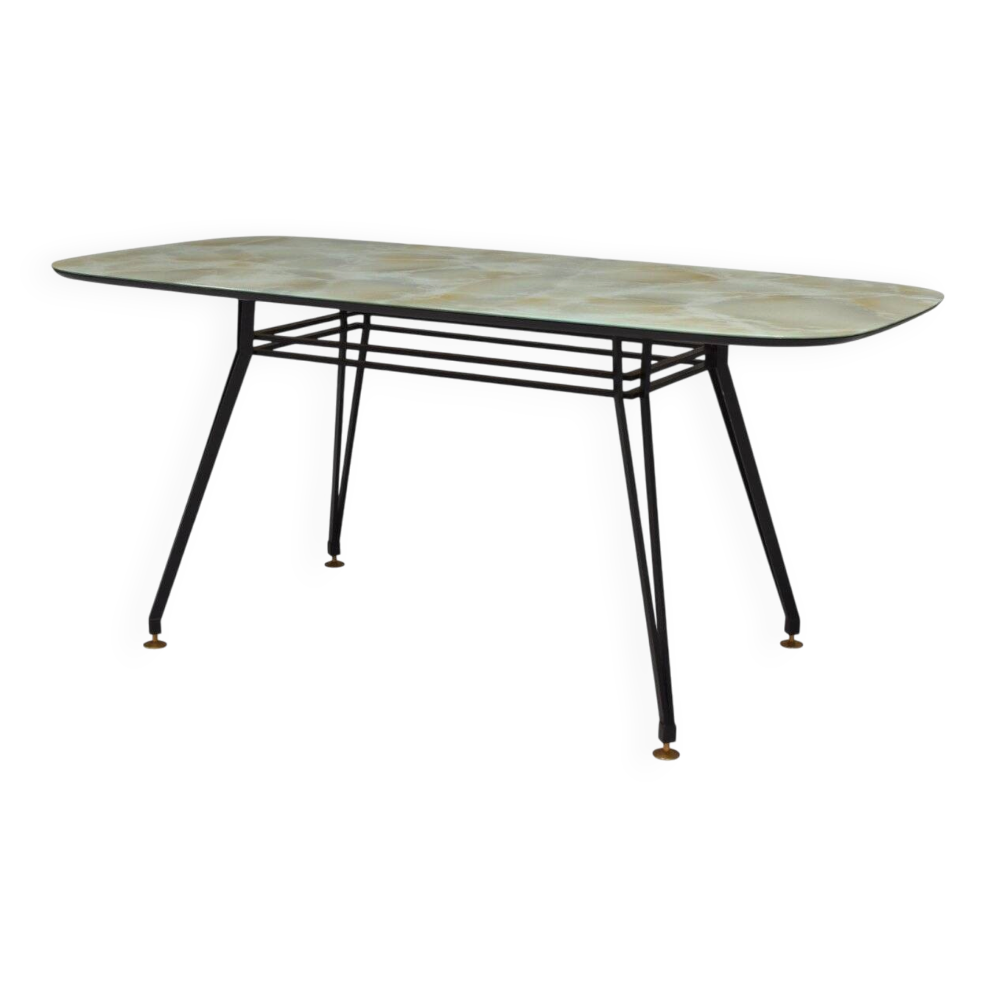 Table à manger italienne avec base en métal et plateau en verre et laiton, années 1950.