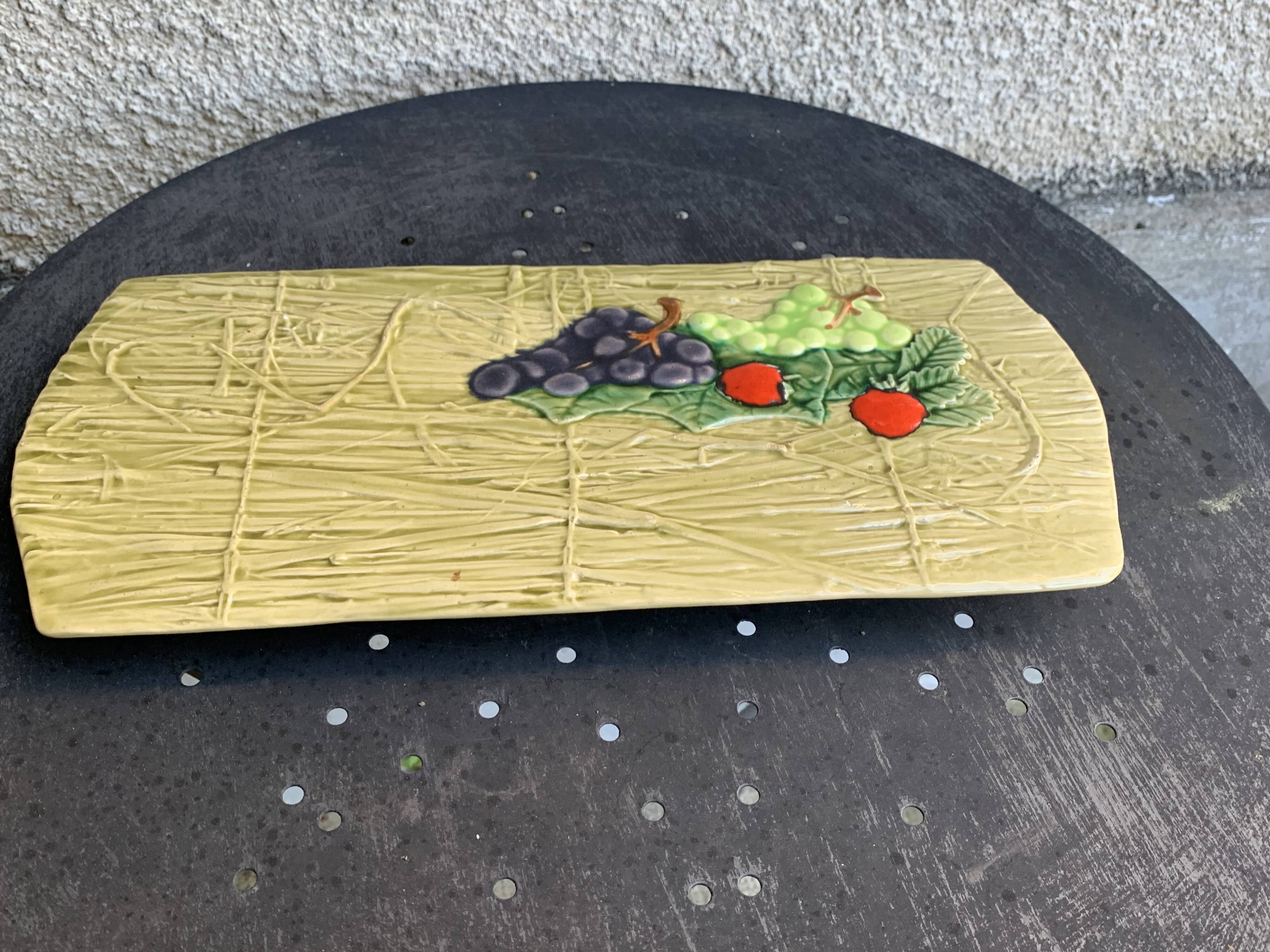 Rectangular cake dish in enameled ceramic, slip, fruit model, straw effect, vintage